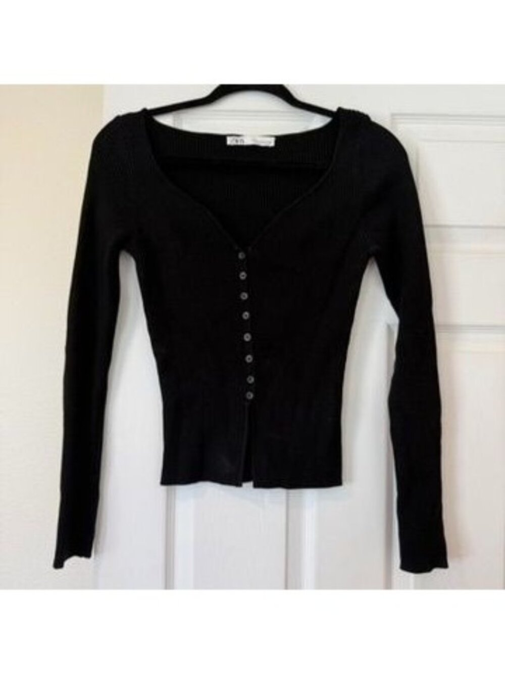 Zara Sweetheart Neckline Black Ribbed Soft Knit Cardigan Size Medium